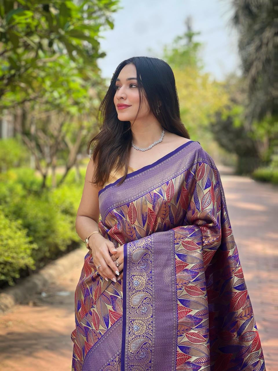 Women's Luxurious Pista Green & Pink Art Silk Saree with Intricate Leaf Weave & Broad Zari Border β Ideal for Festive & Wedding Occasions - Image 10